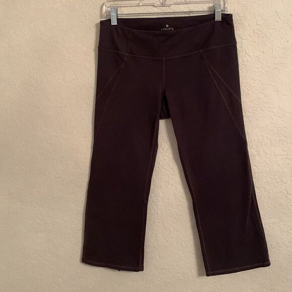 Athleta Cropped Capri Leggings w/ Back Slits Size M - Picture 2 of 11